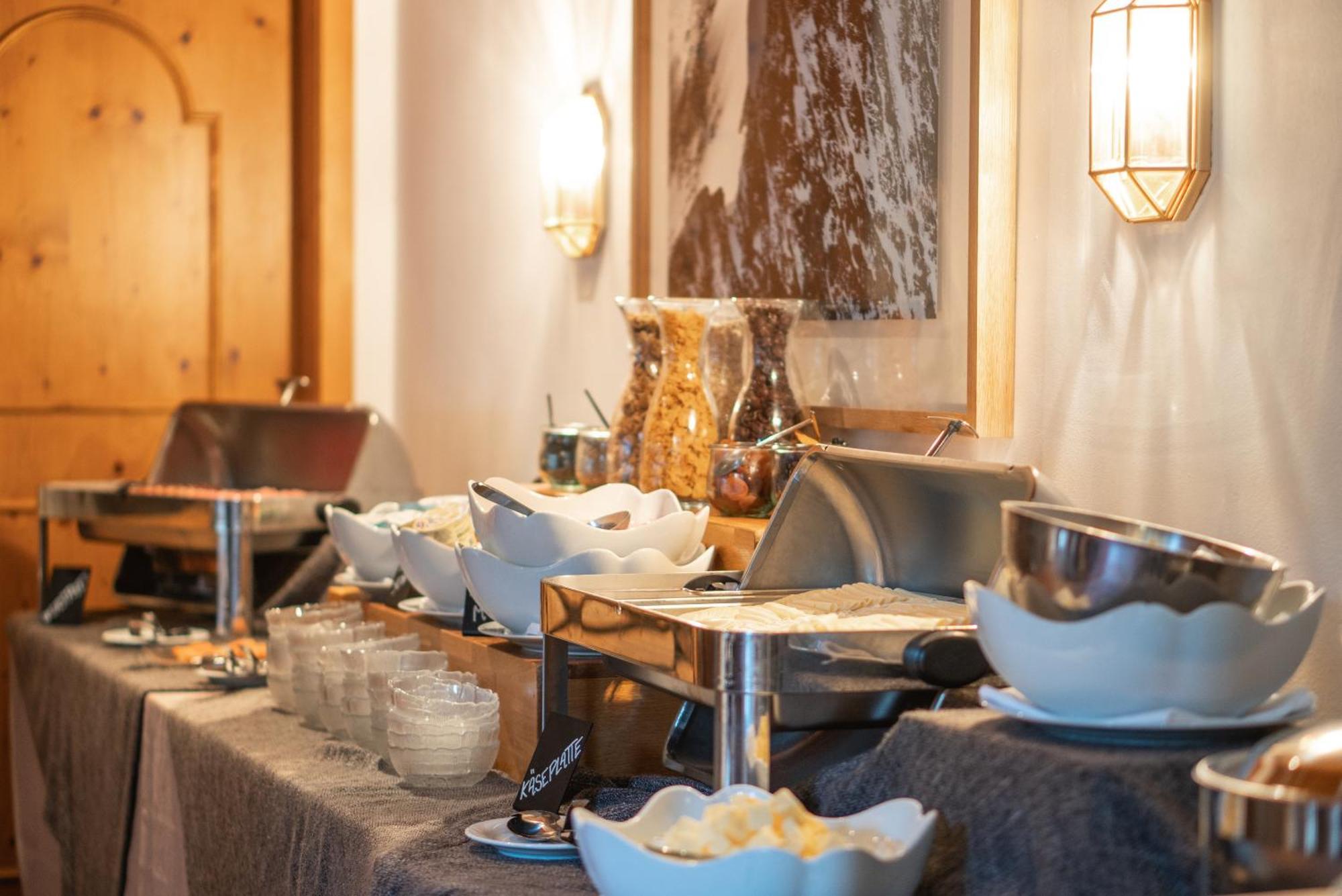 فيلمز Studio Im Hotel Des Alpes المظهر الخارجي الصورة